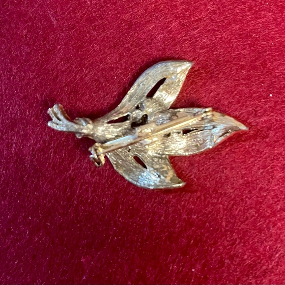 Bundle of Vintage Art Deco Silver Plated Leaf Broochs W/Rhinestones - Picture 7 of 9